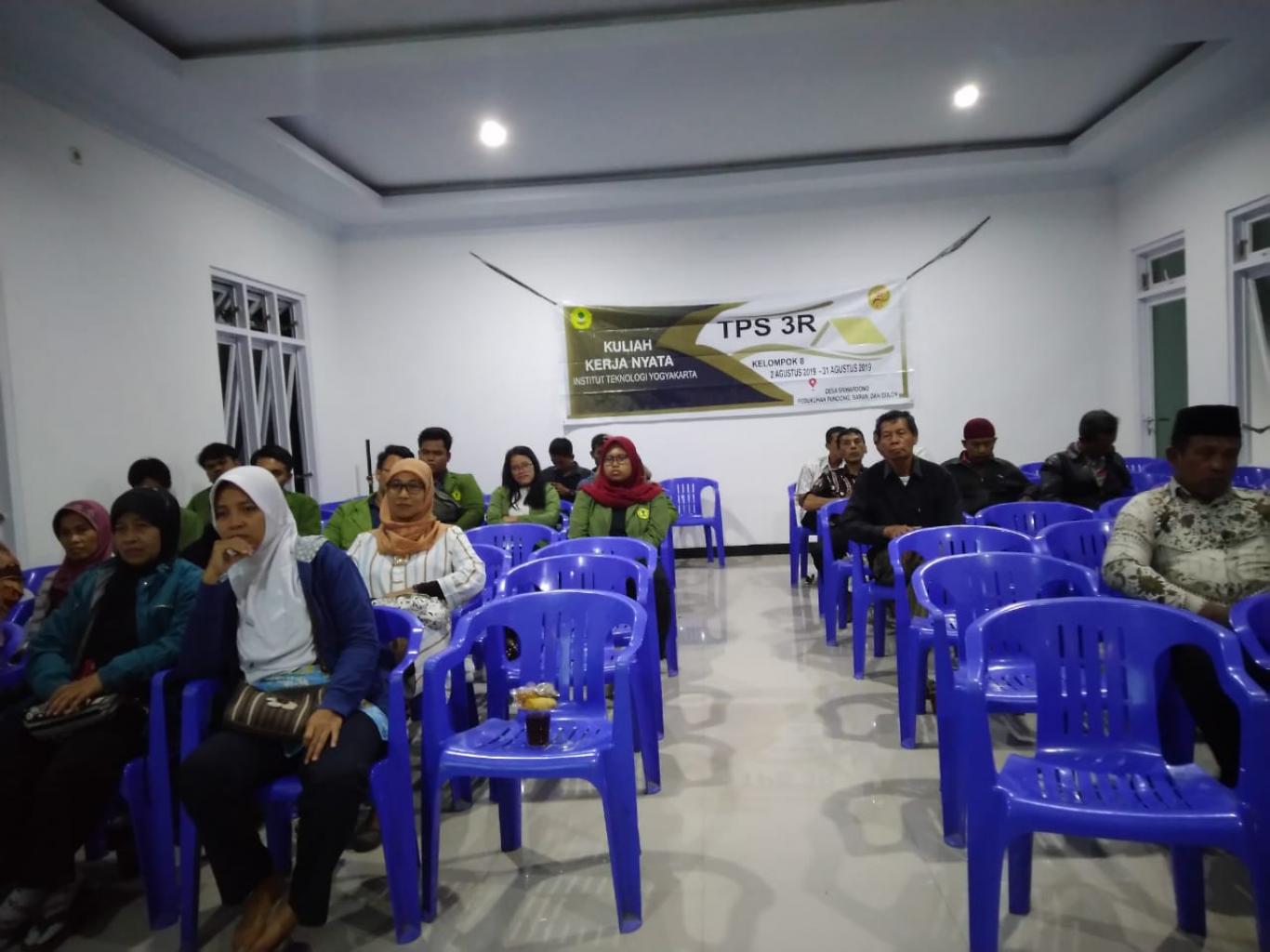 SOSIALISASI LINGKUNGAN TENTANG TPS 3R DAN PENGELOLAAN SAMPAH RUMAH TANGGA